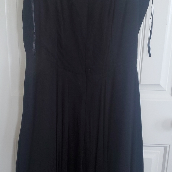 Formal Dress - Picture 4 of 6